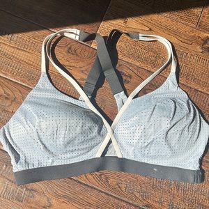 Victoria Sport Sports Bra
